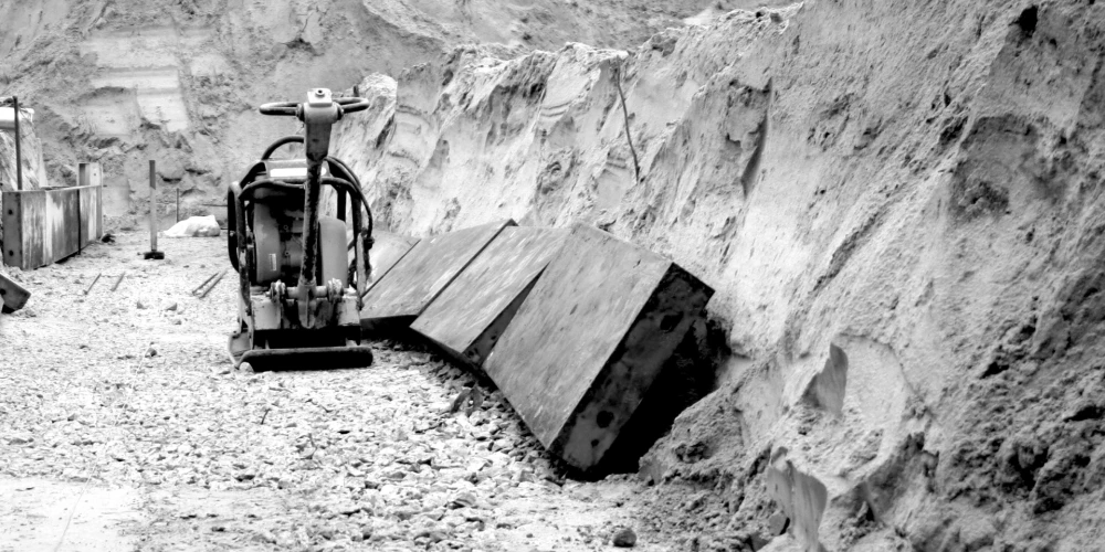 Madonā izraktā tranšejā notika nogruvums, kas apbēra ar smiltīm cilvēku.