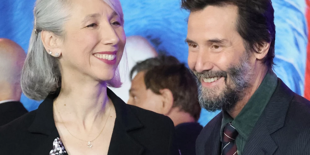 Kianu Rīvsu un Aleksandru Grantu romantiskas attiecības vieno kopš 2018. gada, taču pazīstami viņi ir jau krietni ilgāku laiku.