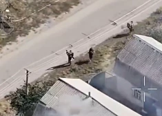 VIDEO: krievu okupanti netālu no Limanas nošauj ģimeni un sagrābj meiteni par ķīlnieci, kuru izmanto par dzīvo vairogu