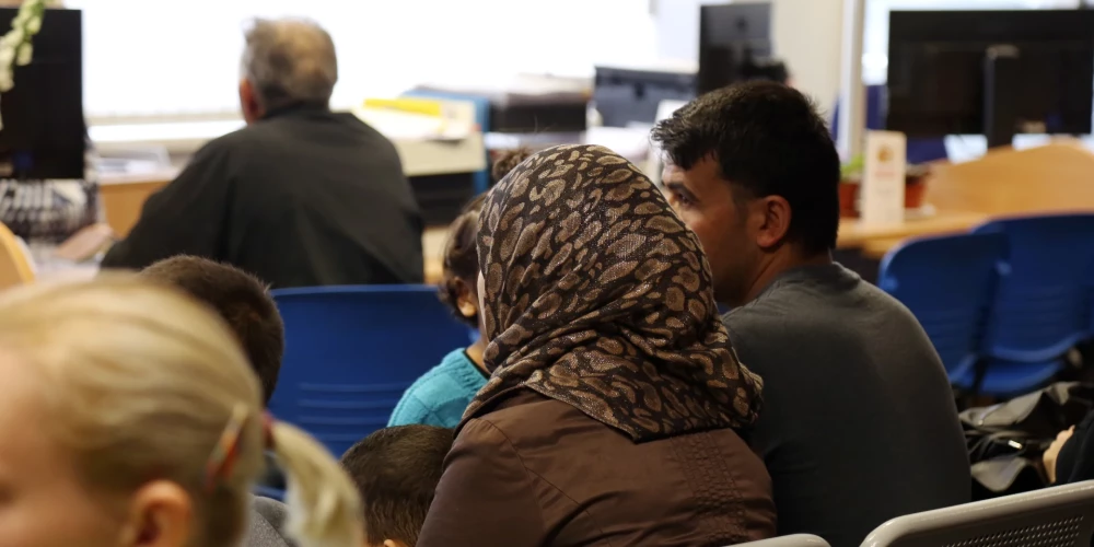 Rīgā sāksies NA politiķu rosinātie nelegālo migrantu ķeršanas reidi.