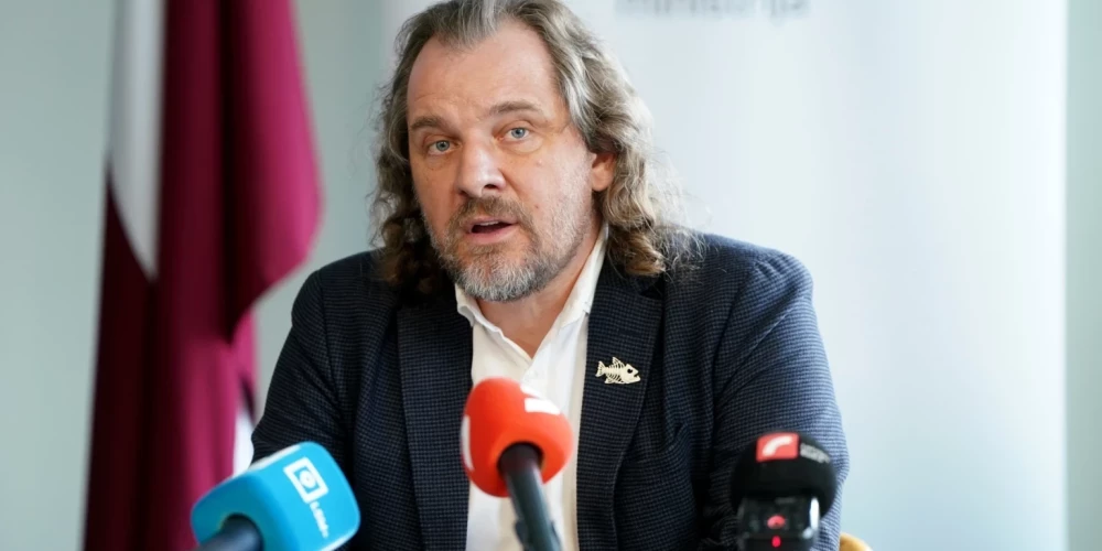 Президент Латвийской конфедерации работодателей Андрис Бите считает, что в настоящее время проблемы просто откладываются, а не решаются.