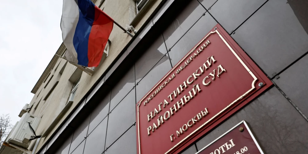 Krievijas varas iestādes ir īstenojušas apzinātu stratēģiju opozīcijas izskaušanai, izmantojot pastiprinātu cenzūru, politiski motivētas kriminālizmeklēšanas.