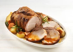 Ужин в духовке: свинина с золотистой корочкой и запеченными овощами