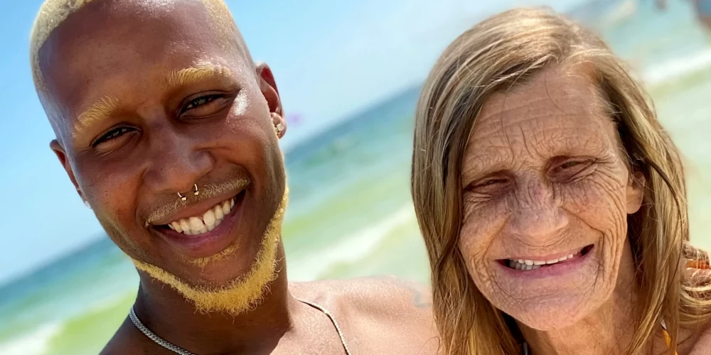 Шерил — мать семерых детей и бабушка 17 внуков из Джорджии — уверяет, что чувства настоящие.