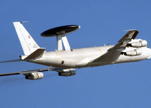 NATO Agrīnās brīdināšanas un kontroles sistēmas lidmašīna.