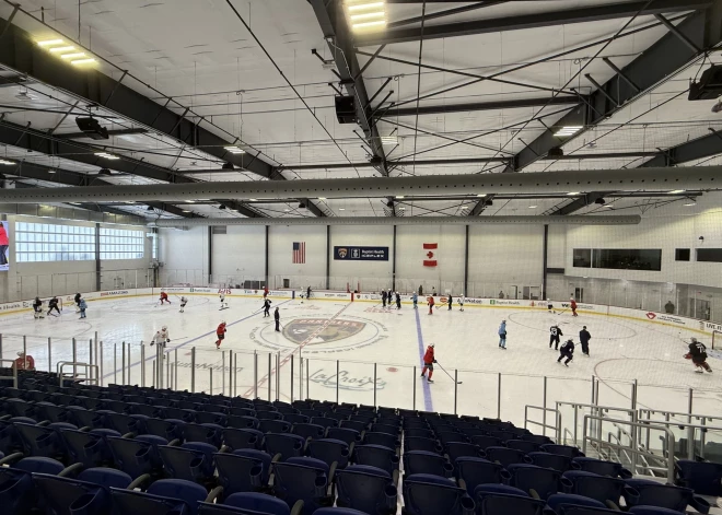 Latviešu uzbrucējs Vilmanis pēc savainojuma atgriezies “Panthers” treniņos