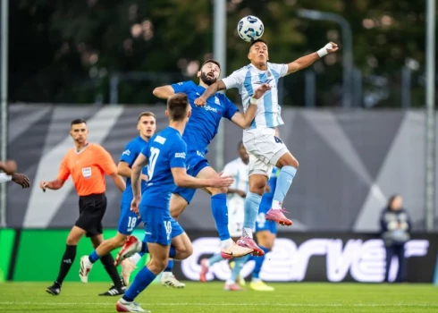 "Riga" Latvijas futbola virslīgas mačā spēlē neizšķirti ar RFS un tuvojas čempionu titulam.
