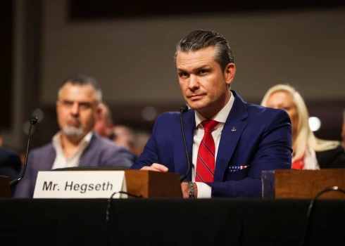 Pentagonā bažas – Hegsets rīko slepenu sanāksmi.