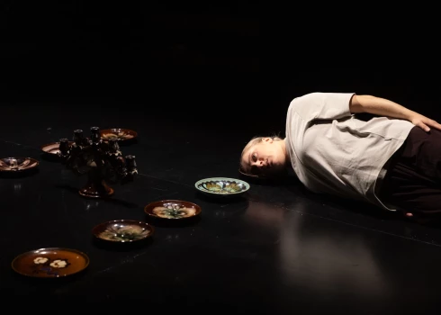 Izrāde adresēta ne tikai pusaudžiem, bet arī pieaugušajiem.