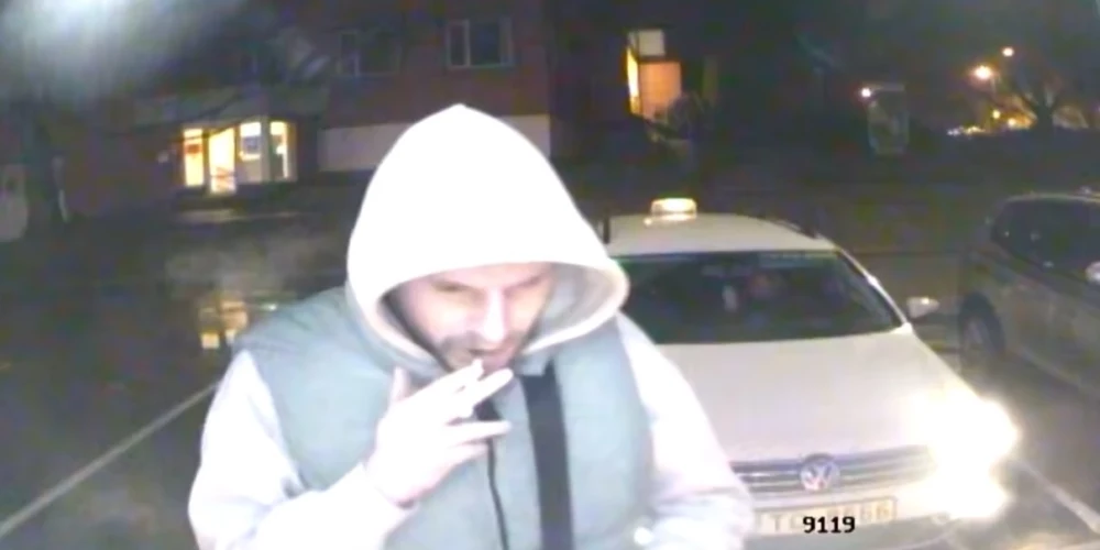 Valsts policijas Vidzemes reģiona pārvaldes Rietumvidzemes iecirkņa amatpersonas aicina aplūkot vīrieša fotogrāfijas.