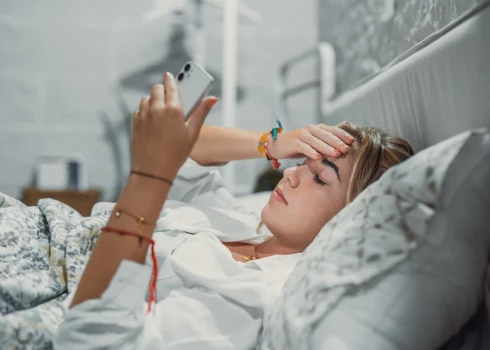 "Es esmu šeit. Pastāsti vairāk - kas ir noticis? Ar mani tu drīksti būt īsta.” Tie ir vārdi, ko daudzas sievietes savā dzīvē varbūt vēl nav dzirdējušas.