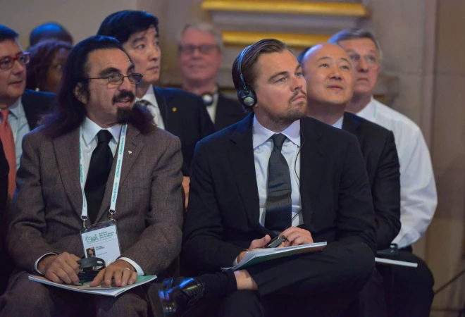 Leonardo Dikaprio ar tēti Džordžu Dikaprio 2015. gadā ANO klimata pārmaiņu konferencē Francijā.