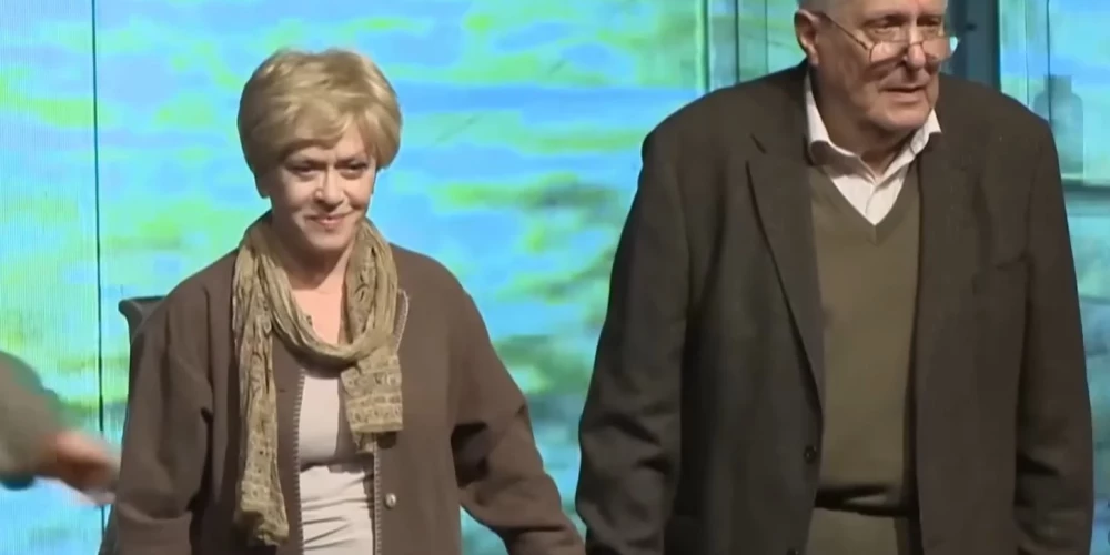 Алиса Фрейндлих и Олег Басилашвили в спектакле "Лето одного года".