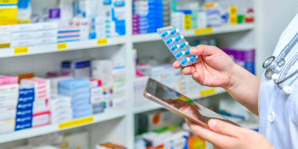 Eiropa kļuvusi atkarīga no Indijas un Ķīnas – aptuveni 80% mums nepieciešamo antibiotiku aktīvo vielu tiek ražotas tieši tur.