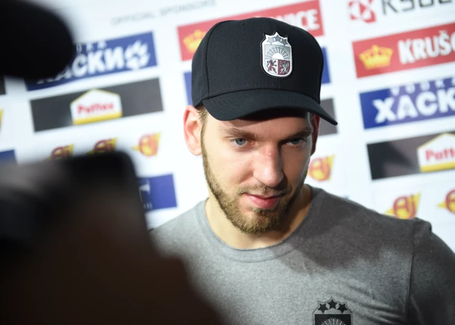 Girgensonam divi vārti un Šilovam septiņi atvairīti metieni uzvarās NHL pārbaudes spēlēs