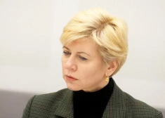 Anda Čakša uzrunā partijas "Jaunā Vienotība" kongresa dalībniekus