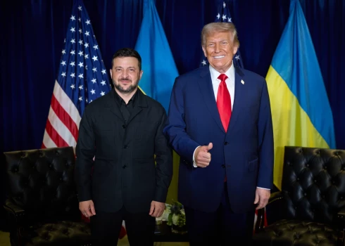 Ukrainas prezidents Volodimirs Zelenskis intervijā ar “Axios” dalījās, ka februārī notikušais strīds ar ASV prezidentu Donaldu Trampu bija mācība ne tikai viņam.