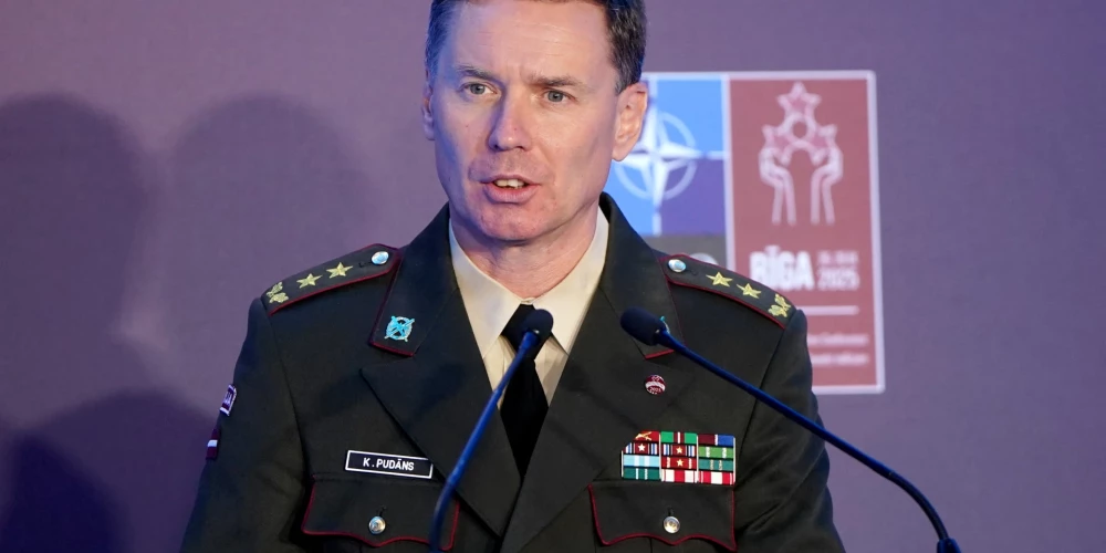 Nacionālo bruņoto spēku komandieris ģenerālmajors Kaspars Pudāns piedalās preses konferencē NATO Militārās komitejas konferences laikā.