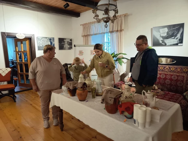 Raiņa mājā Berķenelē 13. septembrī ar vērienīgu Dzejas dienu pasākumu “Rainis māj a tnāc!” un Pliekšānu lasītavas atklāšanu atzīmēta Raiņa 160 gadu jubileja.