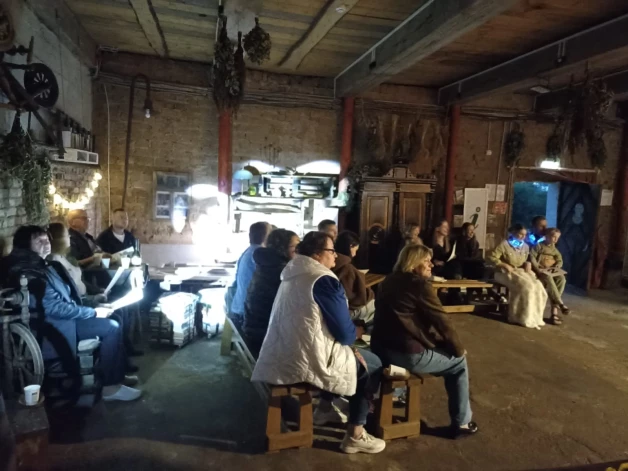 Raiņa mājā Berķenelē 13. septembrī ar vērienīgu Dzejas dienu pasākumu “Rainis māj a tnāc!” un Pliekšānu lasītavas atklāšanu atzīmēta Raiņa 160 gadu jubileja.