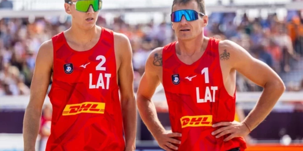 Latvijas pludmales volejbola duets Mārtiņš Pļaviņš/Kristiāns Fokerots "Elite 16" turnīrā cīnīsies par bronzu.