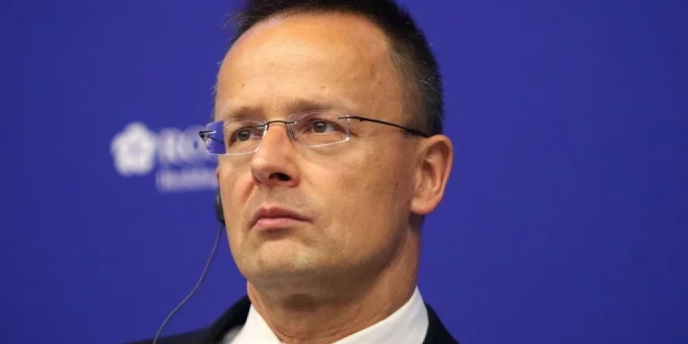  Ungārijas ārlietu ministrs Pēteris Sījarto noliedz, ka Ukrainas pierobežā darbojas Ungārijas izlūkdroni.