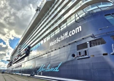 Немецкий круизный гигант Mein Schiff 3 впервые зашёл в Ригу.