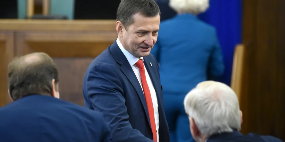 ZS ceturtdien, balsojot kopā ar opozīcijas partijām, izlēma nodot Ārlietu komisijai likumprojektu par Latvijas izstāšanos no tā dēvētās Stambulas konvencijas.  Šis ZZS balsojums šonedēļ saniknoja koalīcijas partnerus. Tieši šīs konvencijas ratificēšana bija viens no esošās valdības galvenajiem uzstādījumiem. 