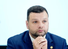 Labklājības ministrs kritizē kolēģus par nepaveikto cīņā pret vardarbības mazināšanu sabiedrībā