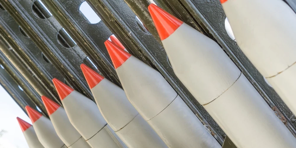 Denuklearizācijas sarunas nedrīkst ignorēt Londonu un Parīzi, uzskata Peskovs.