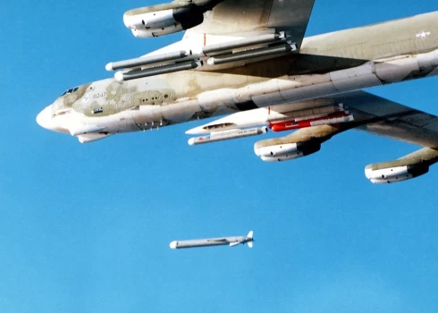 Запуск "Томагавка" с бомбардировщика B-52.
