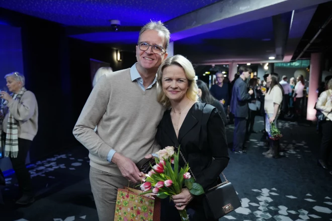 Iveta Apkalna ar vīru Jensu Šīnemani.