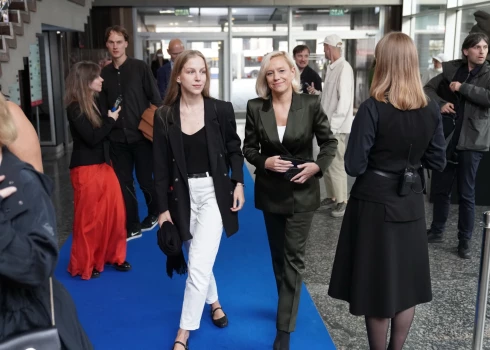 Baiba Šmite-Roķe ar meitu Luīzi Māru.