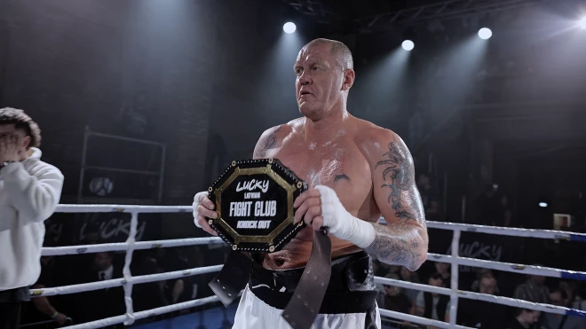 Par uzvaru Kambala saņēma naudas balvu un īpašumā ieguva īpašo čempiona jostu "Born to Win".