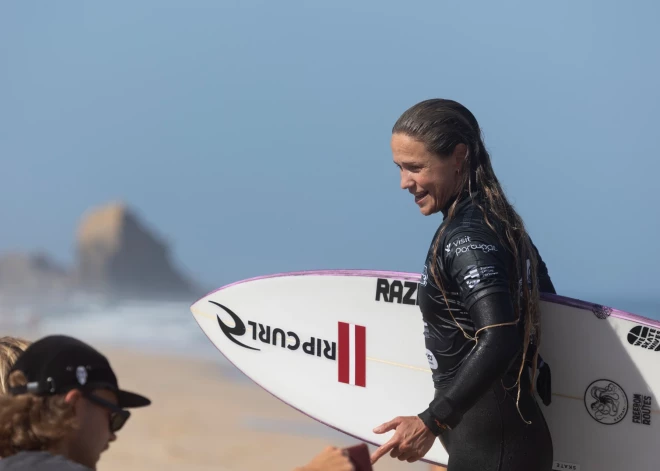 No sporta dejām līdz dejām ar viļņiem pasaules čempionātā - Santa Vēvere ir vienīgā tāda sērfere no Latvijas