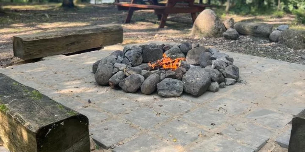Šobrīd, kad darbi ir paveikti, visiem apkaimes iedzīvotājiem ir gandarījums, ka viņiem būs vieta, kur atpūsties.