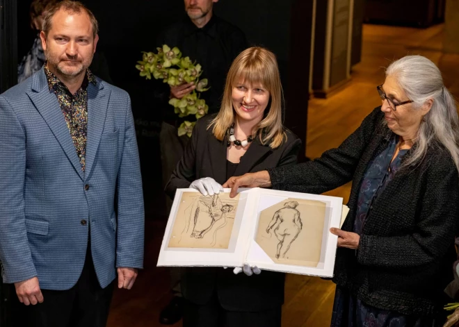 Rotko muzejs dāvinājumā no mākslinieka ģimenes saņēmis divus Rotko oriģināldarbus