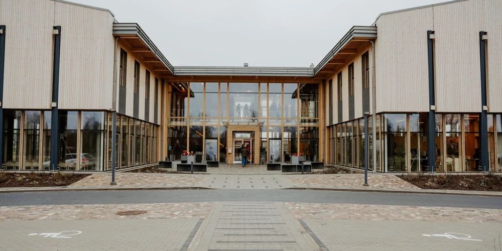 AS Latvijas valsts meži Rietumvidzemes reģiona klientu centrs Valmiermuižā