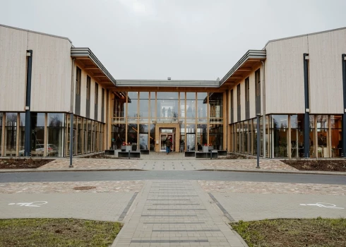 AS Latvijas valsts meži Rietumvidzemes reģiona klientu centrs Valmiermuižā