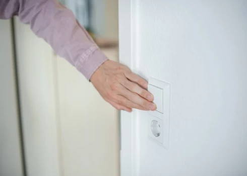 Elektroenerģijas vidējā tirgus cena pagājušajā nedēļā salīdzinājumā ar nedēļu iepriekš Latvijā pieauga par 50% un bija 80,07 eiro par megavatstundu, informēja AS "Latvenergo".
