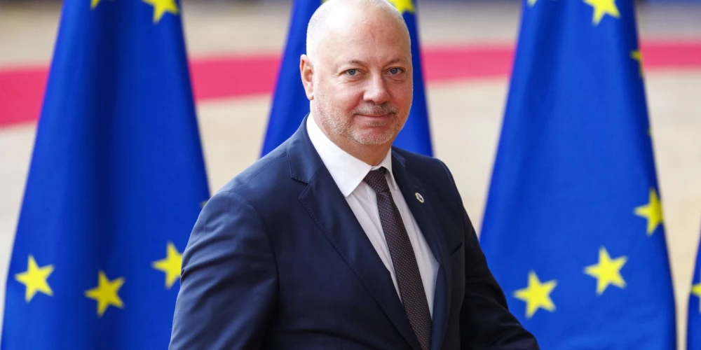 Bulgārijas premjerministrs Rosens Žeļazkovs iepriekš uzsvēra, ka valdība atbalsta pakāpenisku atteikšanos no Krievijas energoresursiem, atsaucoties arī uz ASV prezidenta Donalda Trampa uzrunu ANO Ģenerālajā asamblejā.