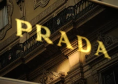Eiropas Komisija apstiprina "Prada" ieceri iegādāties konkurentu "Versace"