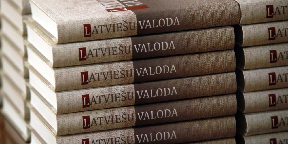Divās trešdaļās skolu pāreja uz mācībām latviešu valodā notiek atbilstoši plānam.
