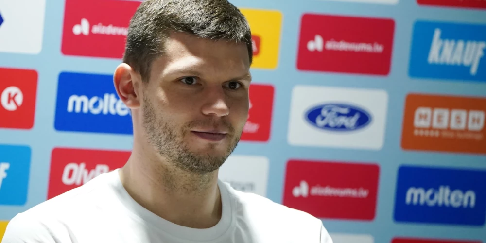 Latvijas vīriešu basketbola izlases spēlētājs Rihards Lomažs.