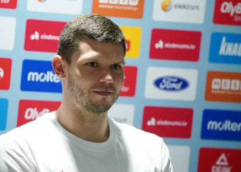 Latvijas vīriešu basketbola izlases spēlētājs Rihards Lomažs.