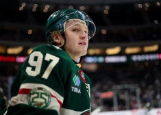 Minesotas "Wild" atalgo savu līderi ar ienesīgāko līgumu NHL vēsturē