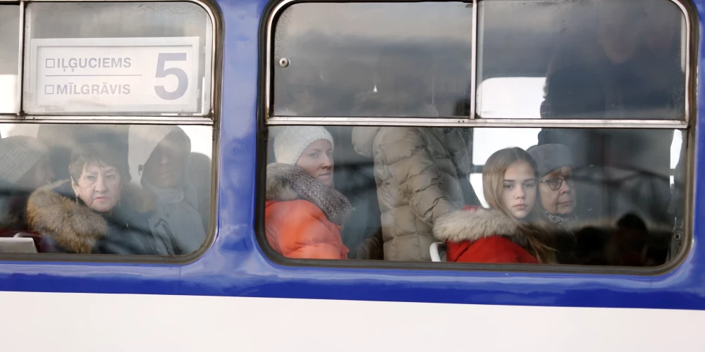 Neproti palūgt vietu autobusā, stāvi kājās...