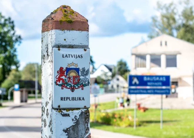 Живых очередей на границе с Россией и Беларусью больше не будет: вводится электронная регистрация. Стоимость - 9,30 евро