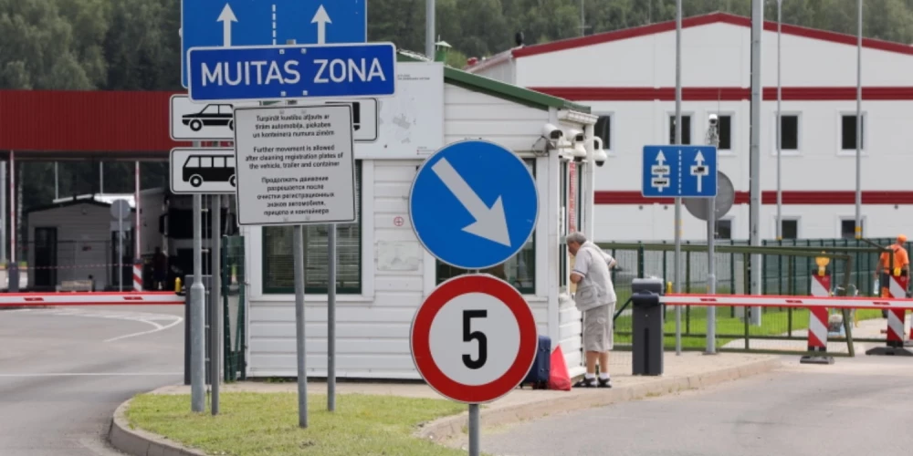 Latvijas robežu ar Krieviju un Baltkrieviju no 15. oktobra varēs šķērsot tikai pēc reģistrācijas elektroniskā rindas rezervācijas sistēmā. 