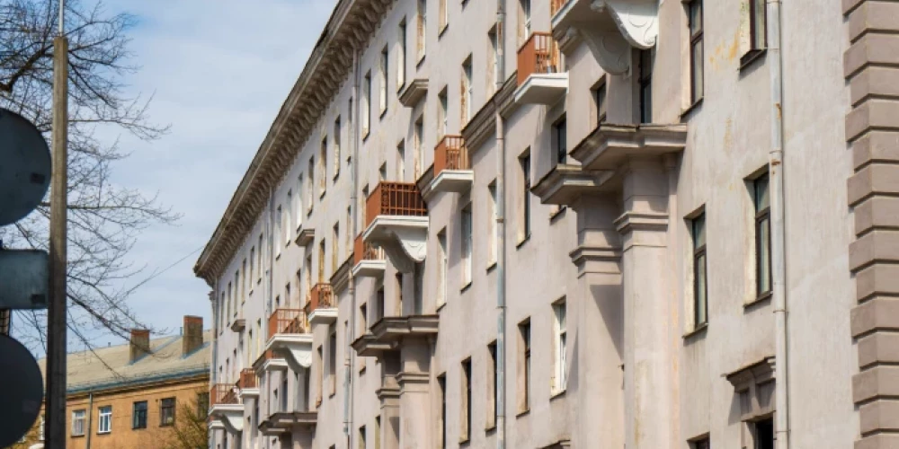 Повышение налога будет относиться ко всем совладельцам здания, а не только к тем квартирам, у которых поврежден балкон.